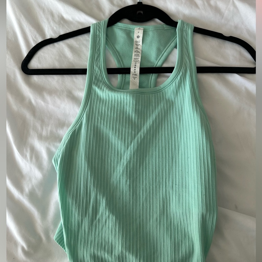 Lululemon ebb to street